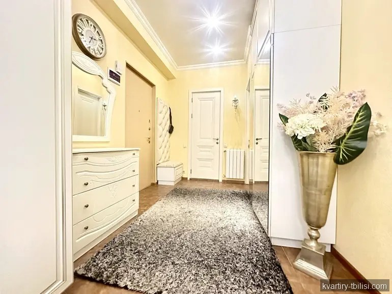 Четырёхкомнатная квартира в Ортачале — 750 USD/мес | Tbilisi Homes