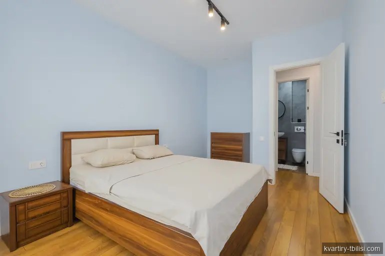 Четырёхкомнатная квартира в Ортачале — 1 500 USD/мес | Tbilisi Homes