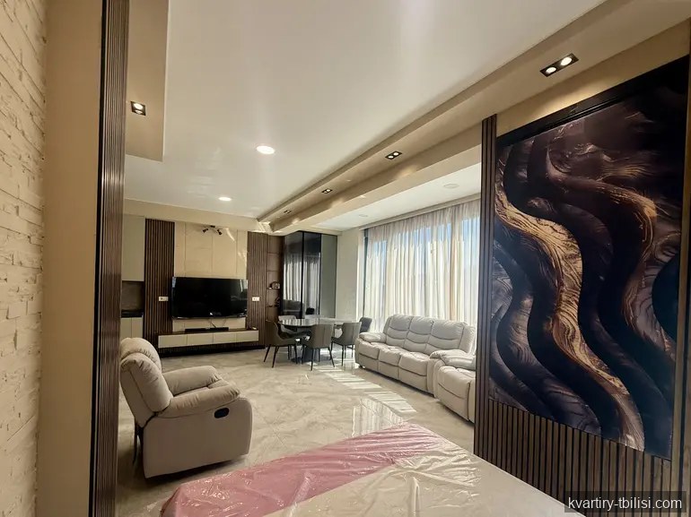 Однокомнатная квартира на Сабуртало — 1 300 USD/мес | Tbilisi Homes