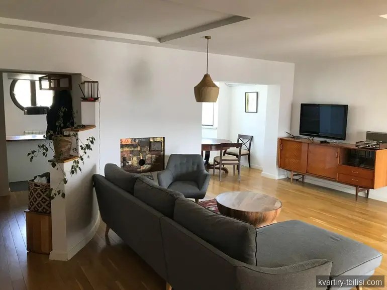 Двухкомнатная квартира на Сабуртало — 890 USD/мес | Tbilisi Homes