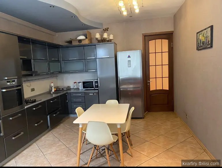 Трёхкомнатная квартира на Сабуртало — 1 000 USD/мес | Tbilisi Homes