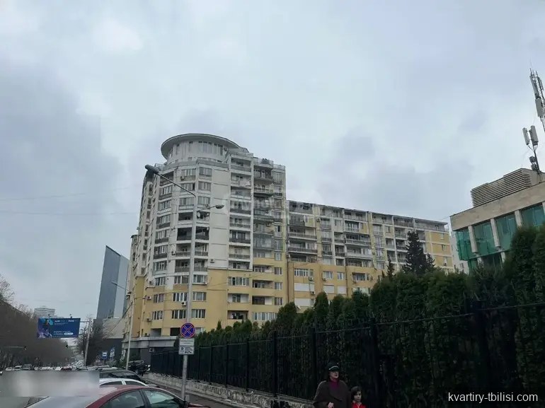 Трёхкомнатная квартира на Сабуртало — 700 USD/мес | Tbilisi Homes
