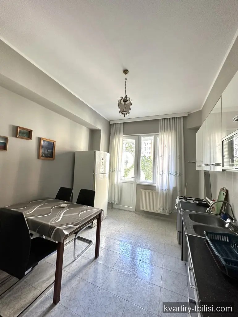 Трёхкомнатная квартира на Сабуртало — 950 USD/мес | Tbilisi Homes