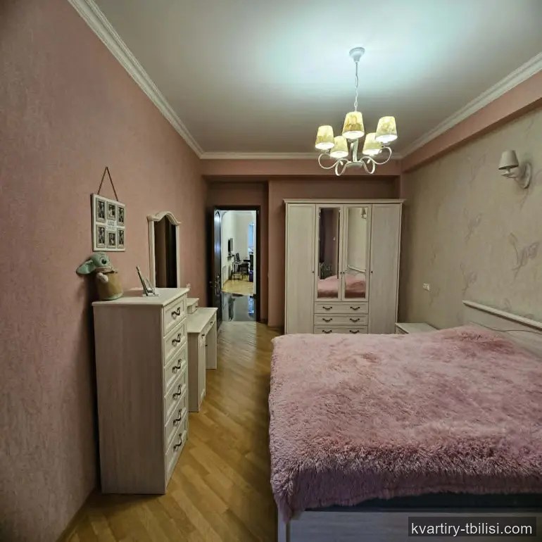 Четырёхкомнатная квартира на Сабуртало — 1 100 USD/мес | Tbilisi Homes