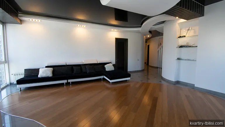 Четырёхкомнатная квартира на Сабуртало — 1 500 USD/мес | Tbilisi Homes
