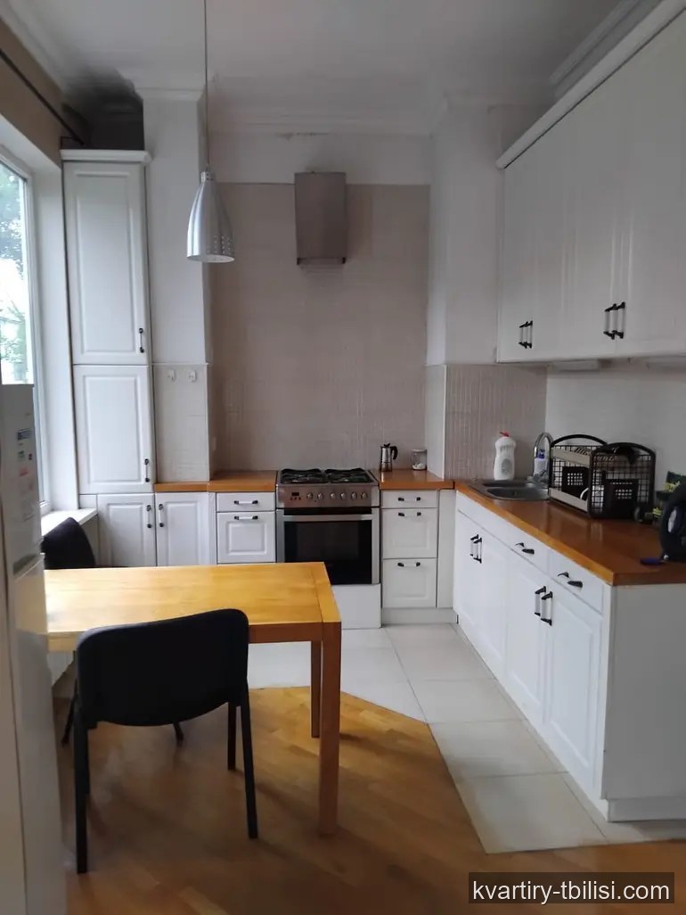 Четырёхкомнатная квартира на Сабуртало — 1 000 USD/мес | Tbilisi Homes