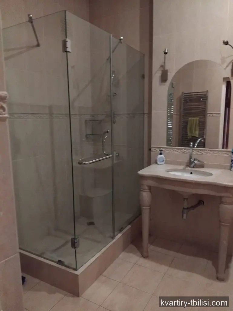 Четырёхкомнатная квартира на Сабуртало — 1 000 USD/мес | Tbilisi Homes