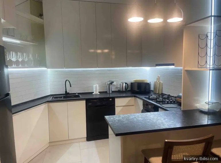 Четырёхкомнатная квартира на Сабуртало — 1 200 USD/мес | Tbilisi Homes