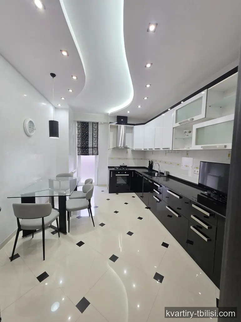 5-bedroom Apartment for rent in Saburtalo, Tbilisi, 150 sqm, floor 9/20 — 1 200 USD/month | Tbilisi Homes