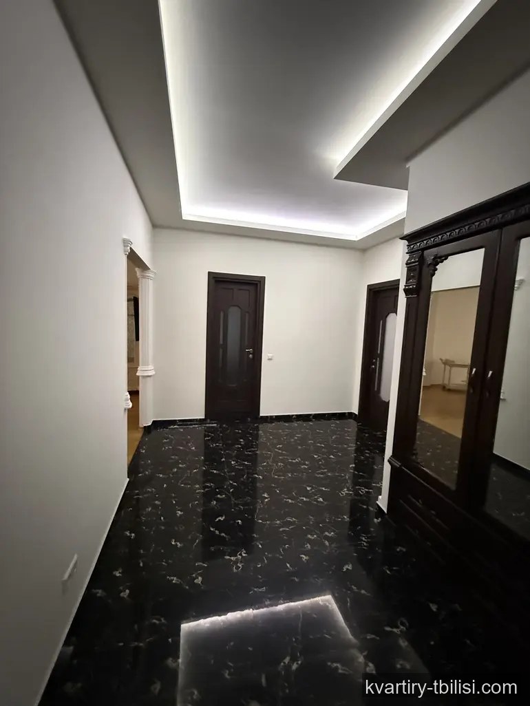 5-bedroom Apartment for rent in Saburtalo, Tbilisi, 200 sqm, floor 8/16 — 1 500 USD/month | Tbilisi Homes