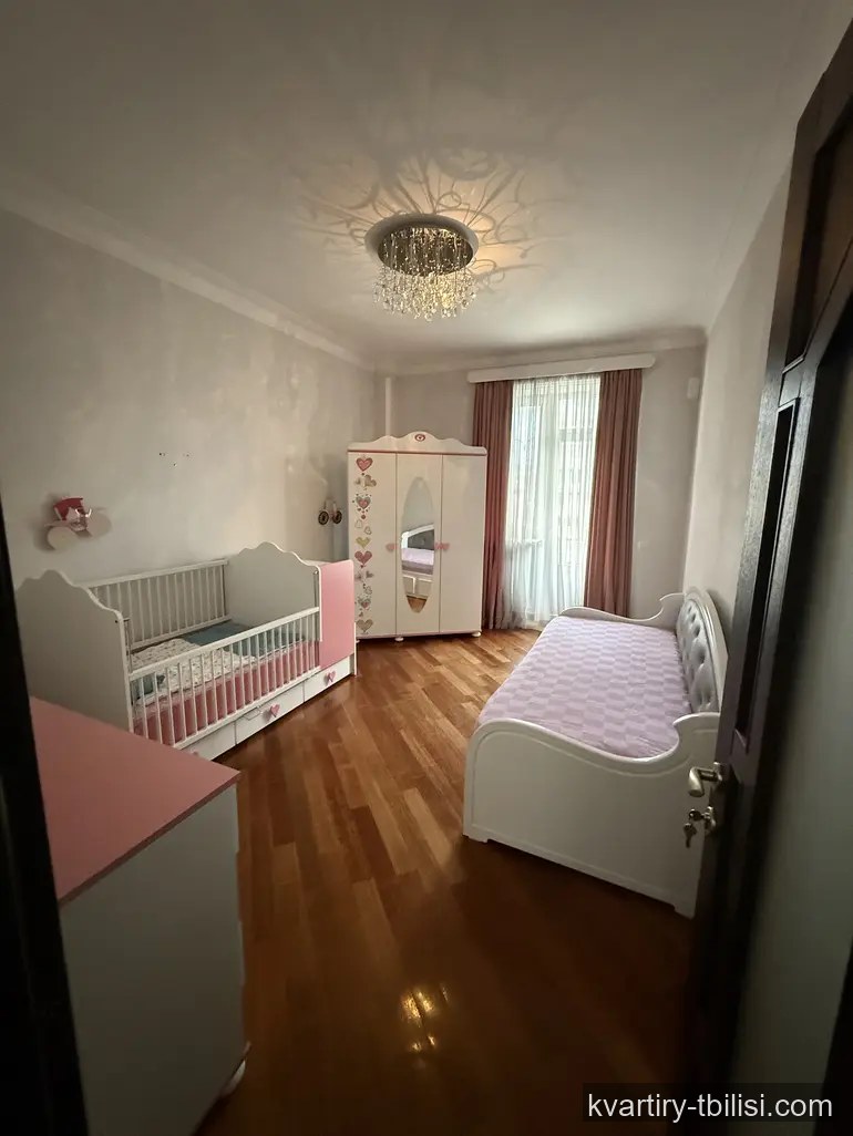 5-bedroom Apartment for rent in Saburtalo, Tbilisi, 200 sqm, floor 8/16 — 1 500 USD/month | Tbilisi Homes