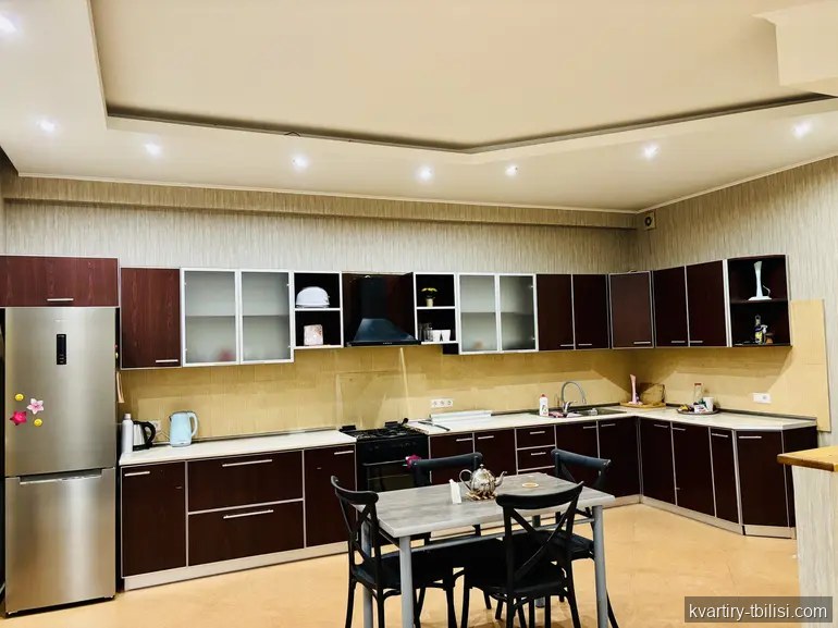5-bedroom Apartment for rent in Saburtalo, Tbilisi, 150 sqm, floor 4/6 — 1 100 USD/month | Tbilisi Homes