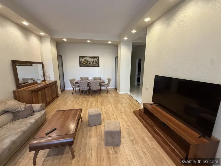 5-комнатная квартира на Сабуртало — 2 500 USD/мес | Tbilisi Homes