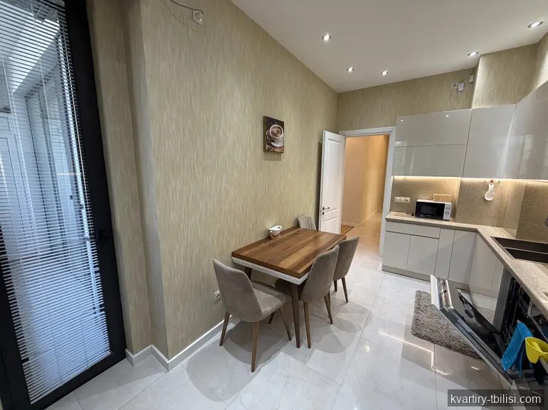 5-комнатная квартира на Сабуртало — 2 500 USD/мес | Tbilisi Homes