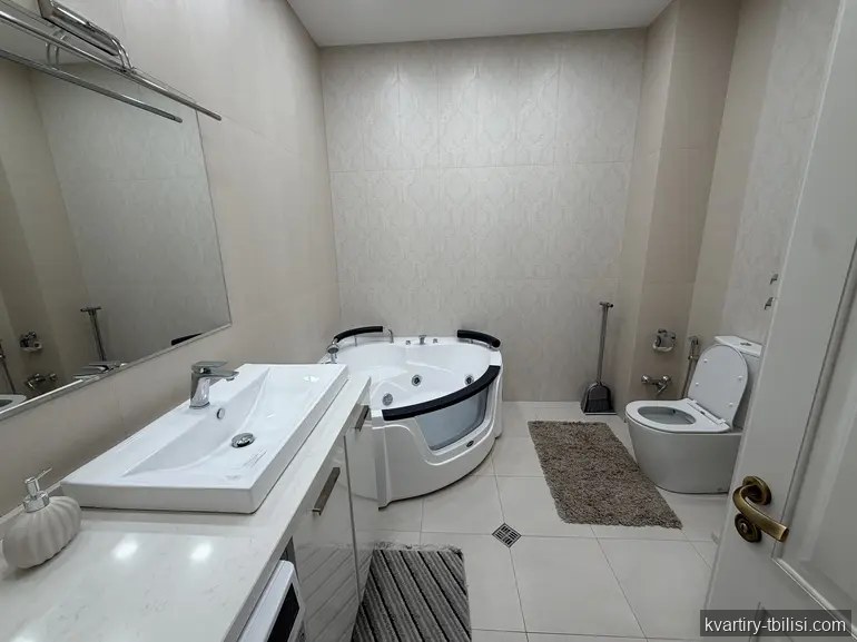 5-комнатная квартира на Сабуртало — 2 500 USD/мес | Tbilisi Homes