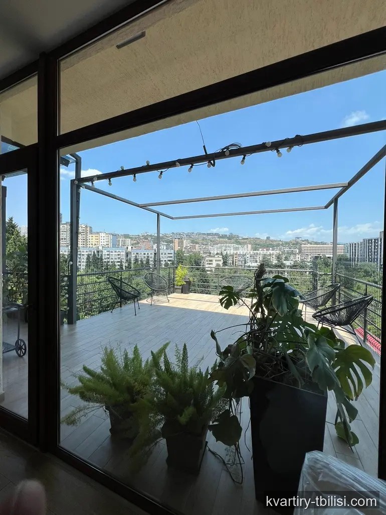 5-bedroom Apartment for rent in Saburtalo, Tbilisi, 330 sqm, floor 4/6 — 4 000 USD/month | Tbilisi Homes