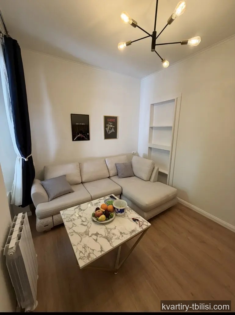 1-bedroom Apartment for rent in Sololaki, Tbilisi, 55 sqm, floor 1/2 — 890 USD/month | Tbilisi Homes