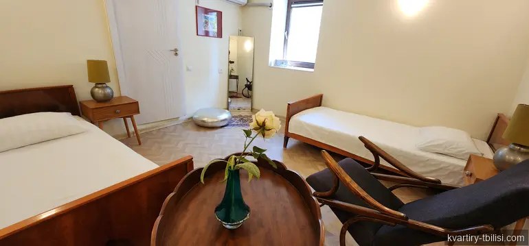 1-bedroom Apartment for rent in Sololaki, Tbilisi, 40 sqm, floor 1/2 — 450 USD/month | Tbilisi Homes