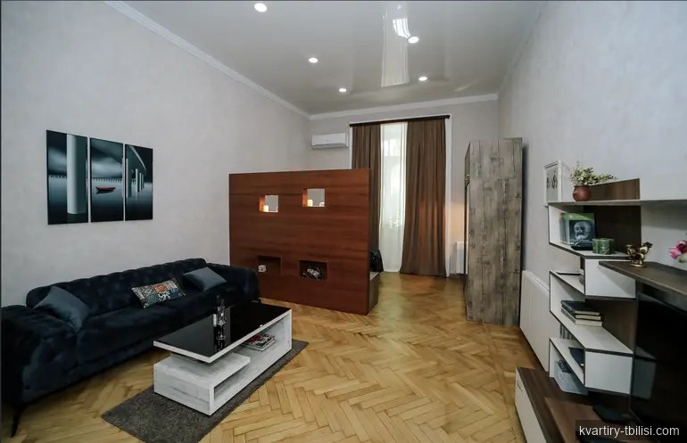 1-bedroom Apartment for rent in Sololaki, Tbilisi, 55 sqm, floor 3/4 — 750 USD/month | Tbilisi Homes