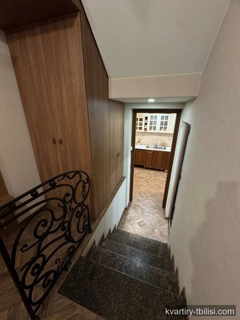 2-bedroom Apartment for rent in Sololaki, Tbilisi, 67 sqm, floor 1/3 — 750 USD/month | Tbilisi Homes