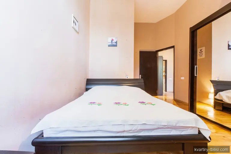 2-bedroom Apartment for rent in Sololaki, Tbilisi, 60 sqm, floor 2/3 — 750 USD/month | Tbilisi Homes