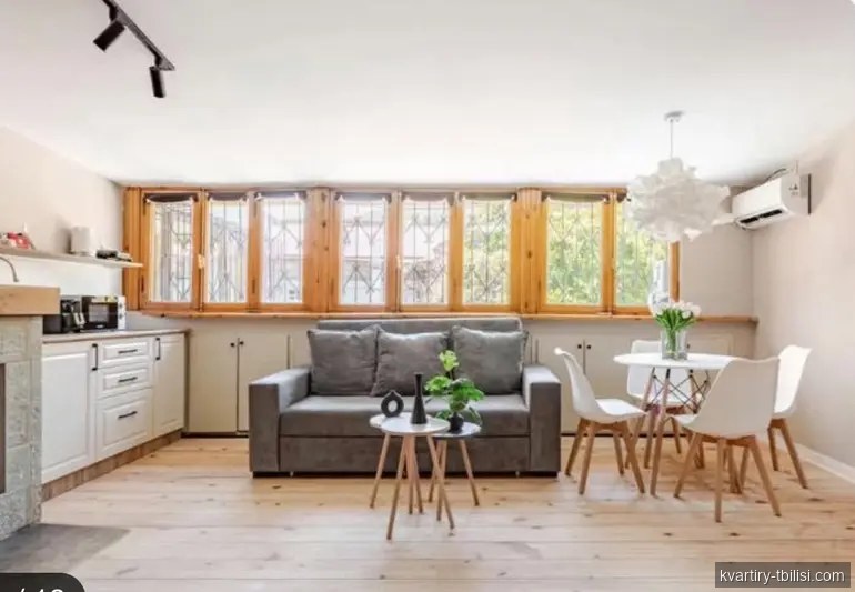 2-bedroom Apartment for rent in Sololaki, Tbilisi, 68 sqm, floor 4/4 — 1 000 USD/month | Tbilisi Homes