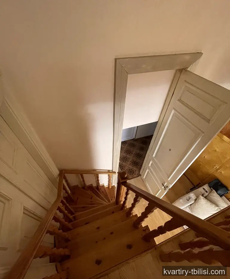 3-bedroom Apartment for rent in Sololaki, Tbilisi, 75 sqm, floor 1/3 — 800 USD/month | Tbilisi Homes
