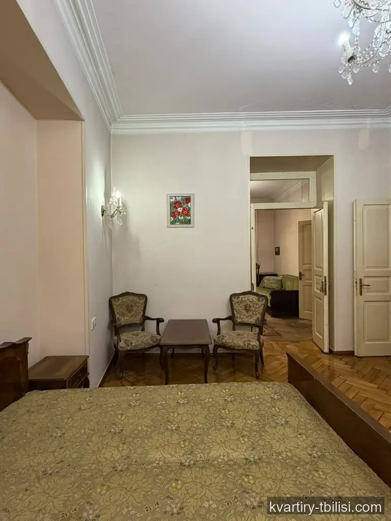 3-bedroom Apartment for rent in Sololaki, Tbilisi, 120 sqm, floor 2/4 — 1 200 USD/month | Tbilisi Homes