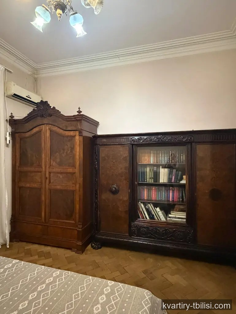 3-bedroom Apartment for rent in Sololaki, Tbilisi, 120 sqm, floor 2/4 — 1 200 USD/month | Tbilisi Homes