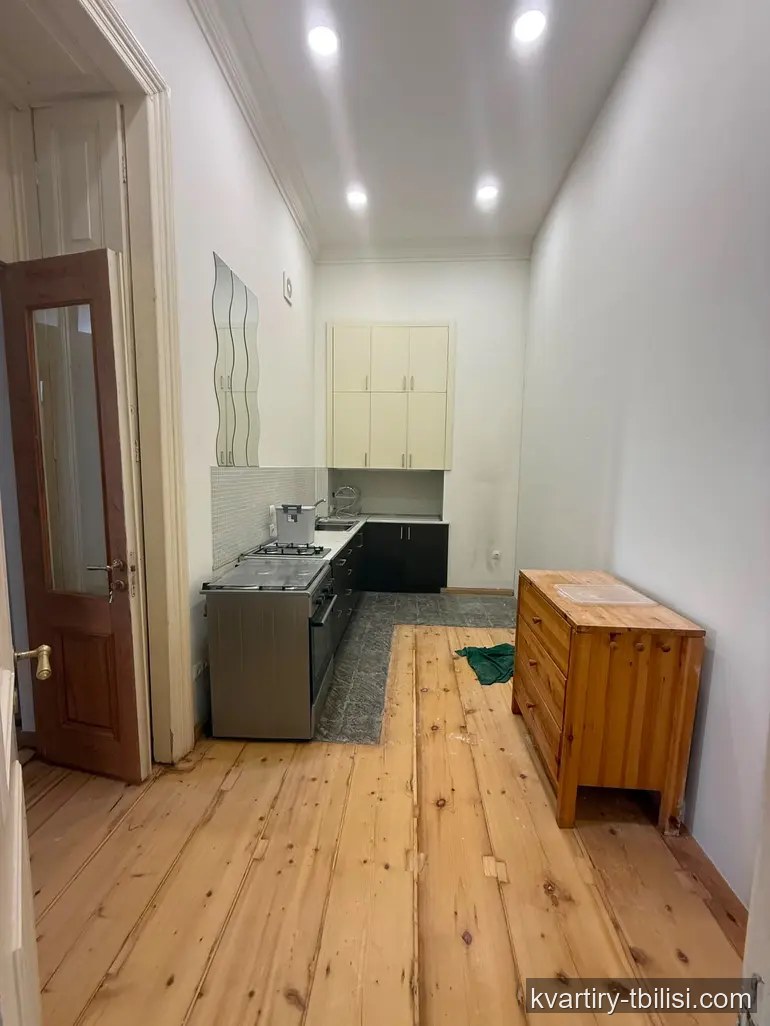 Трёхкомнатная квартира в Сололаки — 1 300 USD/мес | Tbilisi Homes