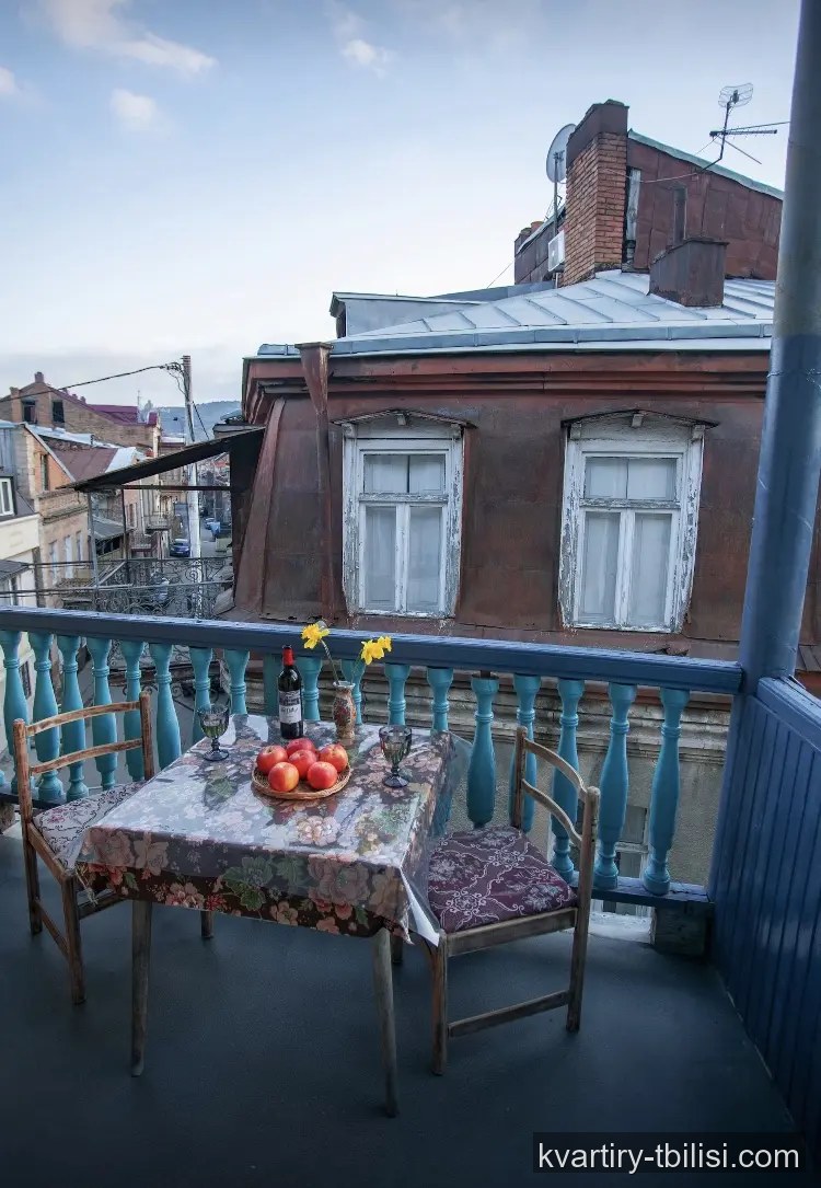 Трёхкомнатная квартира в Сололаки — 650 USD/мес | Tbilisi Homes