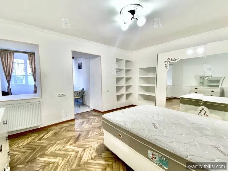 Трёхкомнатная квартира в Сололаки — 400 USD/мес | Tbilisi Homes
