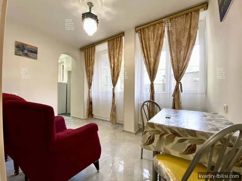 Трёхкомнатная квартира в Сололаки — 400 USD/мес | Tbilisi Homes