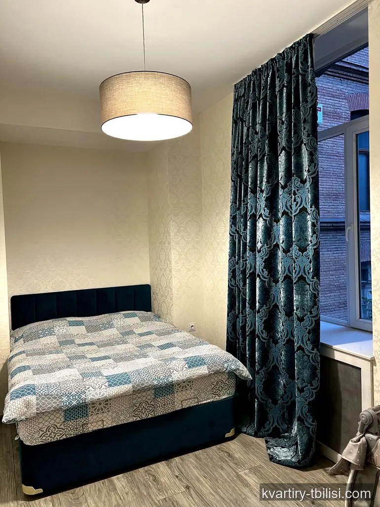 4-bedroom Apartment for rent in Sololaki, Tbilisi, 115 sqm, floor 2/4 — 606 USD/month | Tbilisi Homes