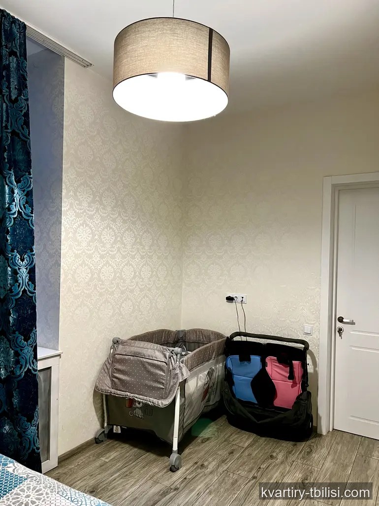 4-bedroom Apartment for rent in Sololaki, Tbilisi, 115 sqm, floor 2/4 — 606 USD/month | Tbilisi Homes