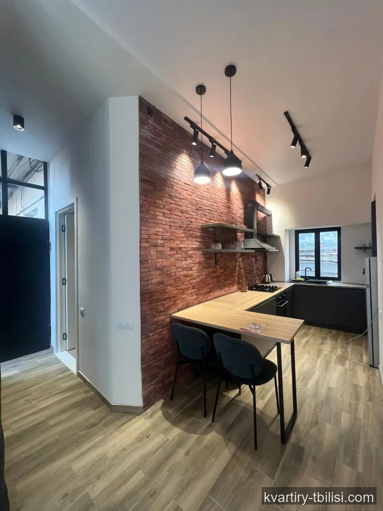 Четырёхкомнатная квартира в Сололаки — 1 100 USD/мес | Tbilisi Homes