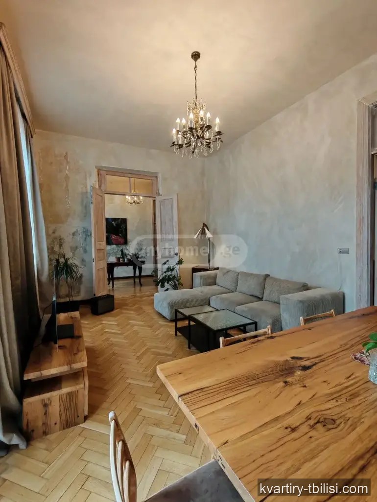 4-bedroom Apartment for rent in Sololaki, Tbilisi, 100 sqm, floor 3/3 — 1 800 USD/month | Tbilisi Homes