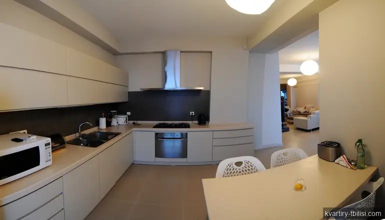 Четырёхкомнатная квартира в Сололаки — 2 500 USD/мес | Tbilisi Homes