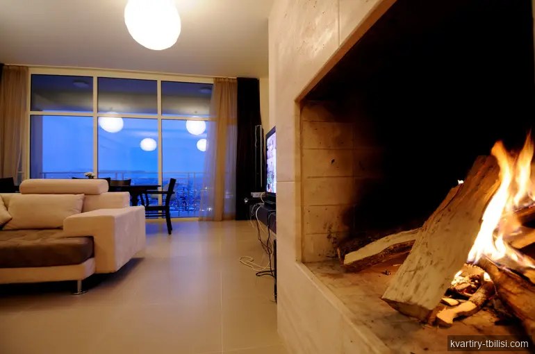 Четырёхкомнатная квартира в Сололаки — 2 500 USD/мес | Tbilisi Homes