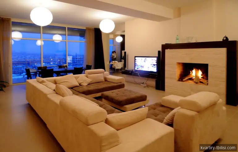 Четырёхкомнатная квартира в Сололаки — 2 500 USD/мес | Tbilisi Homes