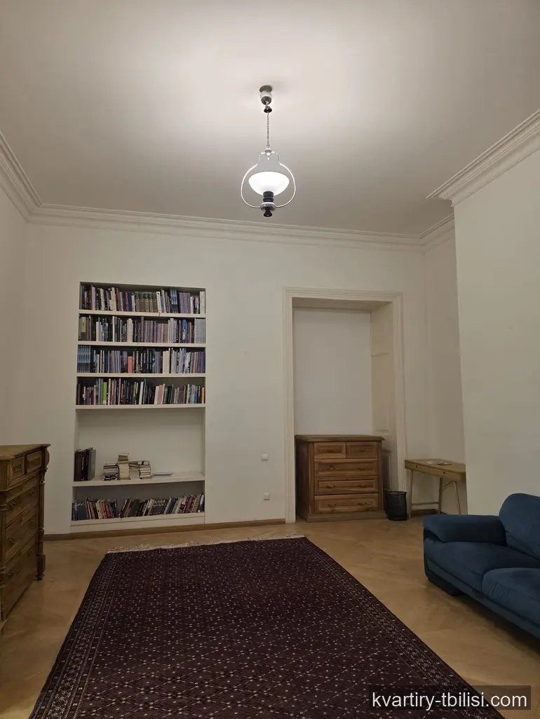 4-bedroom Apartment for rent in Sololaki, Tbilisi, 120 sqm, floor 1/2 — 1 500 USD/month | Tbilisi Homes