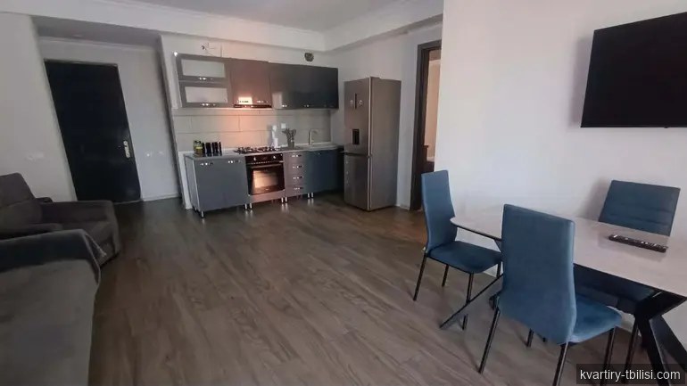 Трёхкомнатная квартира в Третьем массиве — 568 USD/мес | Tbilisi Homes
