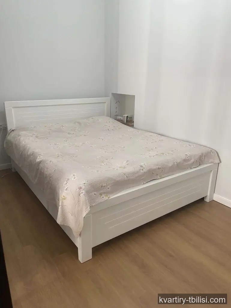 2-bedroom Apartment for rent in Vake, Tbilisi, 37 sqm, floor 4/5 — 750 USD/month | Tbilisi Homes