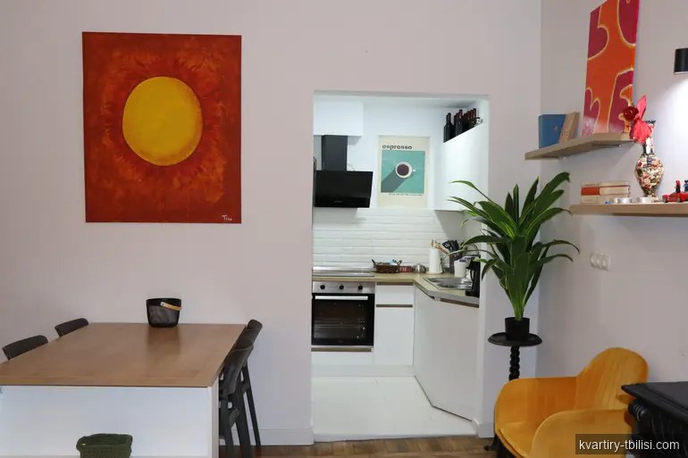 2-bedroom Apartment for rent in Vake, Tbilisi, 77 sqm, floor 1/4 — 900 USD/month | Tbilisi Homes