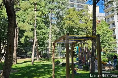 2-bedroom Apartment for rent in Vake, Tbilisi, 60 sqm, floor 2/24 — 800 USD/month | Tbilisi Homes