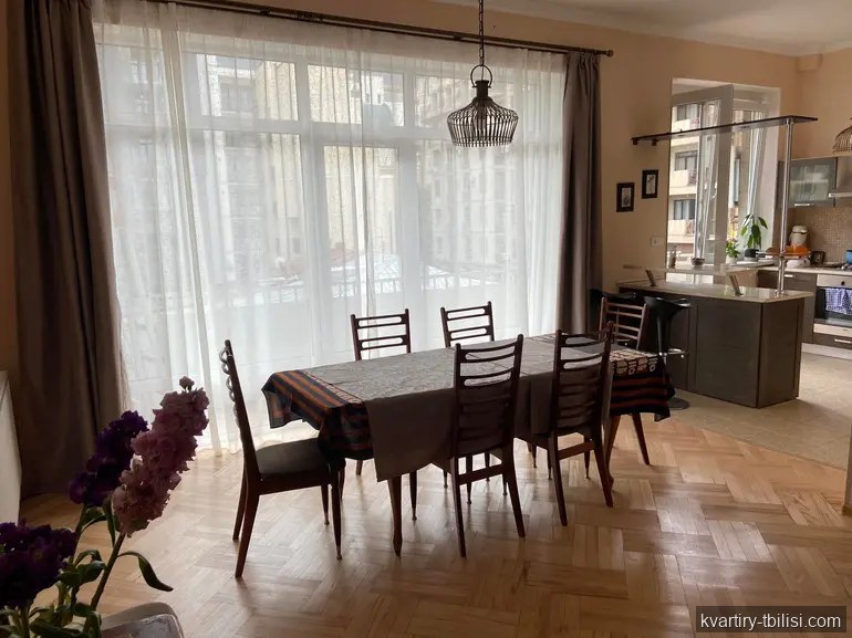 Двухкомнатная квартира в Ваке — 1 000 USD/мес | Tbilisi Homes