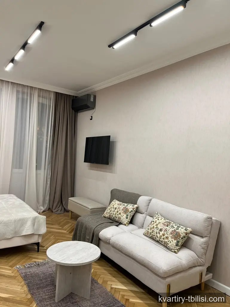 2-bedroom Apartment for rent in Vake, Tbilisi, 45 sqm, floor 3/5 — 1 000 USD/month | Tbilisi Homes