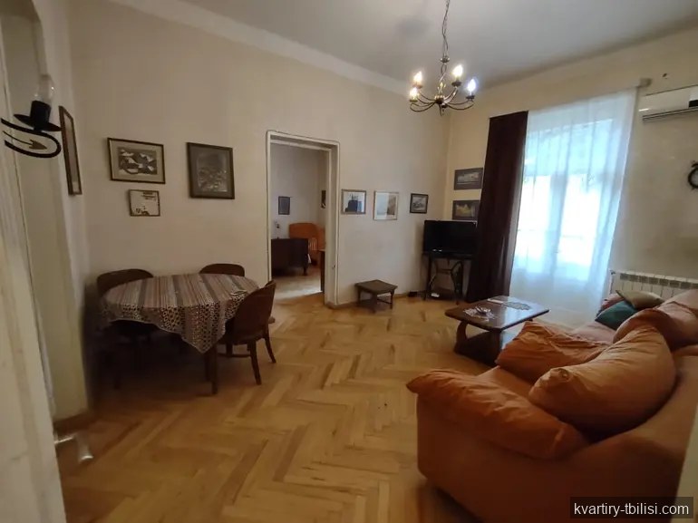 ქირავდება 3 ოთახიანი ბინა ვაკეში, 80 მ², 4/5 სართული — 900 USD/თვეში | Tbilisi Homes