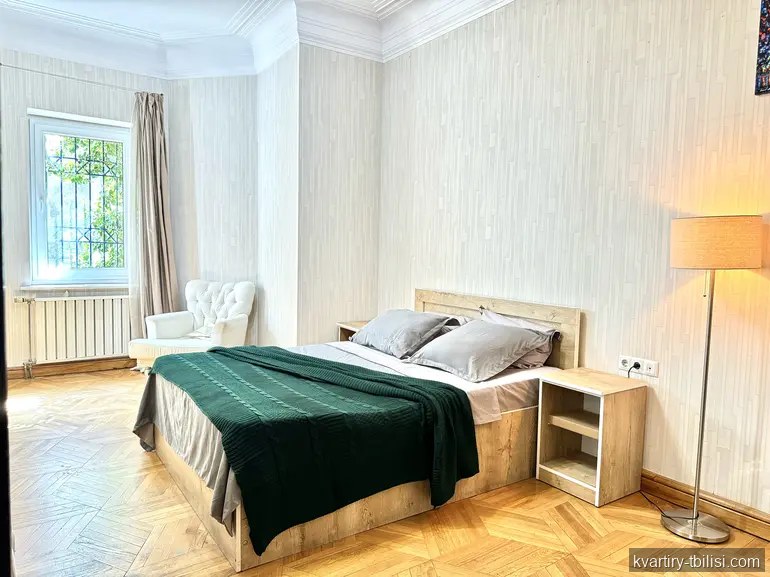 Трёхкомнатная квартира в Ваке — 1 200 USD/мес | Tbilisi Homes