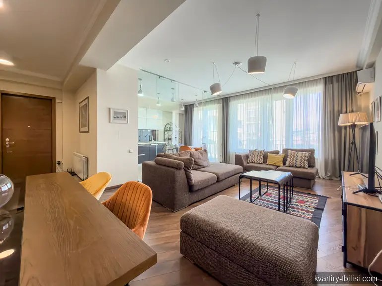 3-bedroom Apartment for rent in Vake, Tbilisi, 150 sqm, floor 6/8 — 1 800 USD/month | Tbilisi Homes